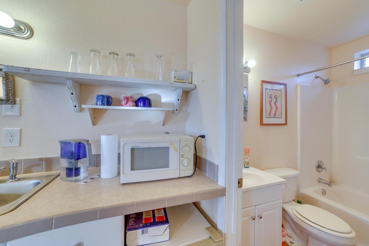 Cozy Rogers Studio Apt with Lake Access and Fire Pit! - Housity