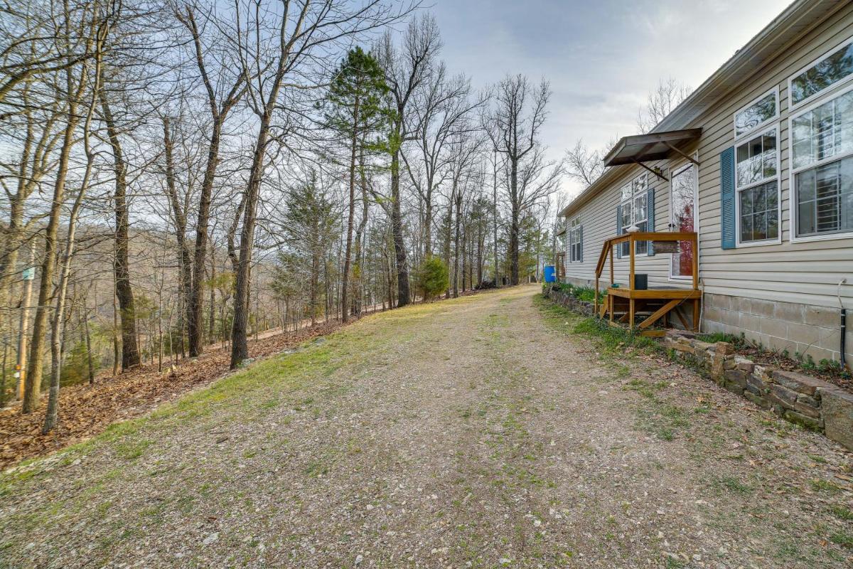Cozy Rogers Studio Apt with Lake Access and Fire Pit! - Housity
