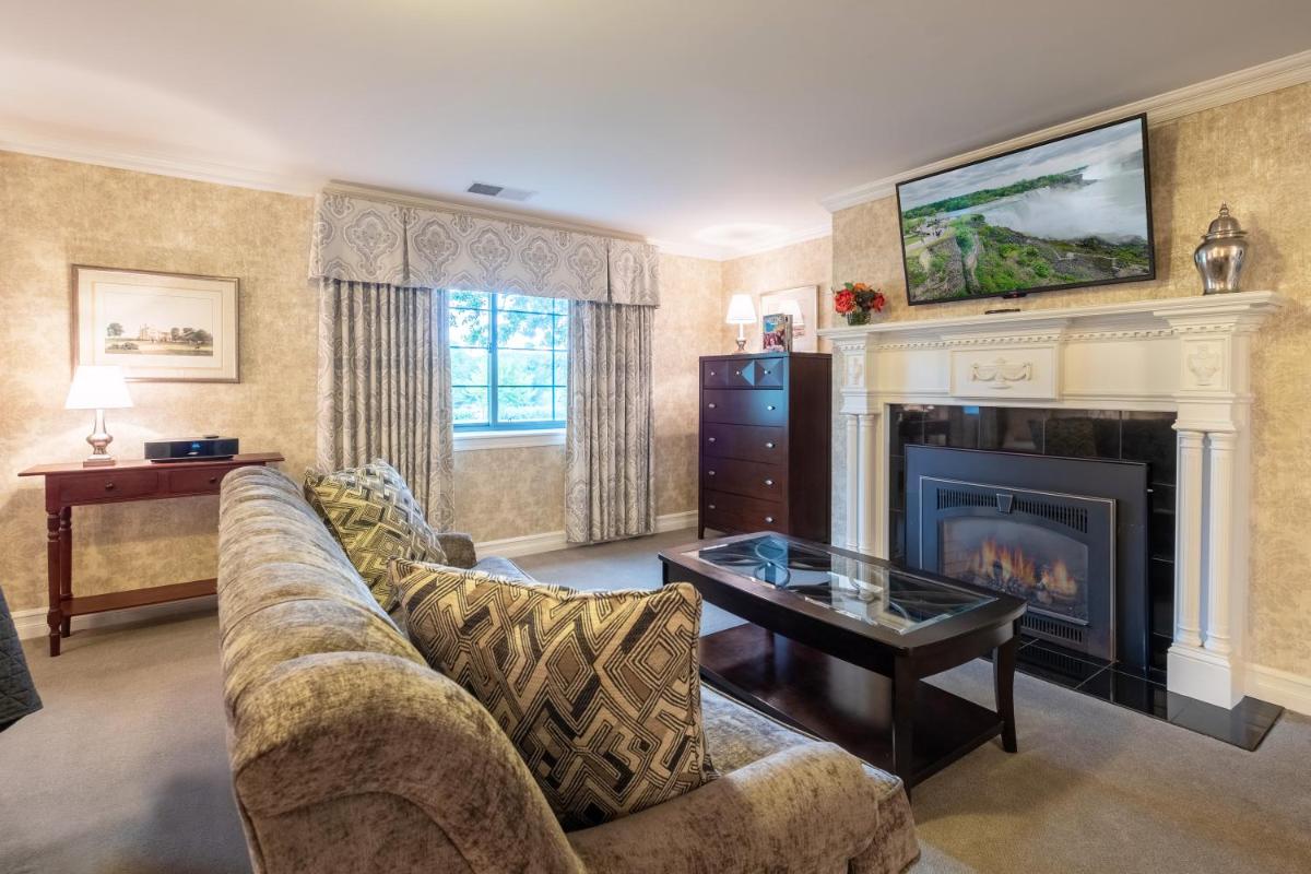Red Coach Inn - Housity