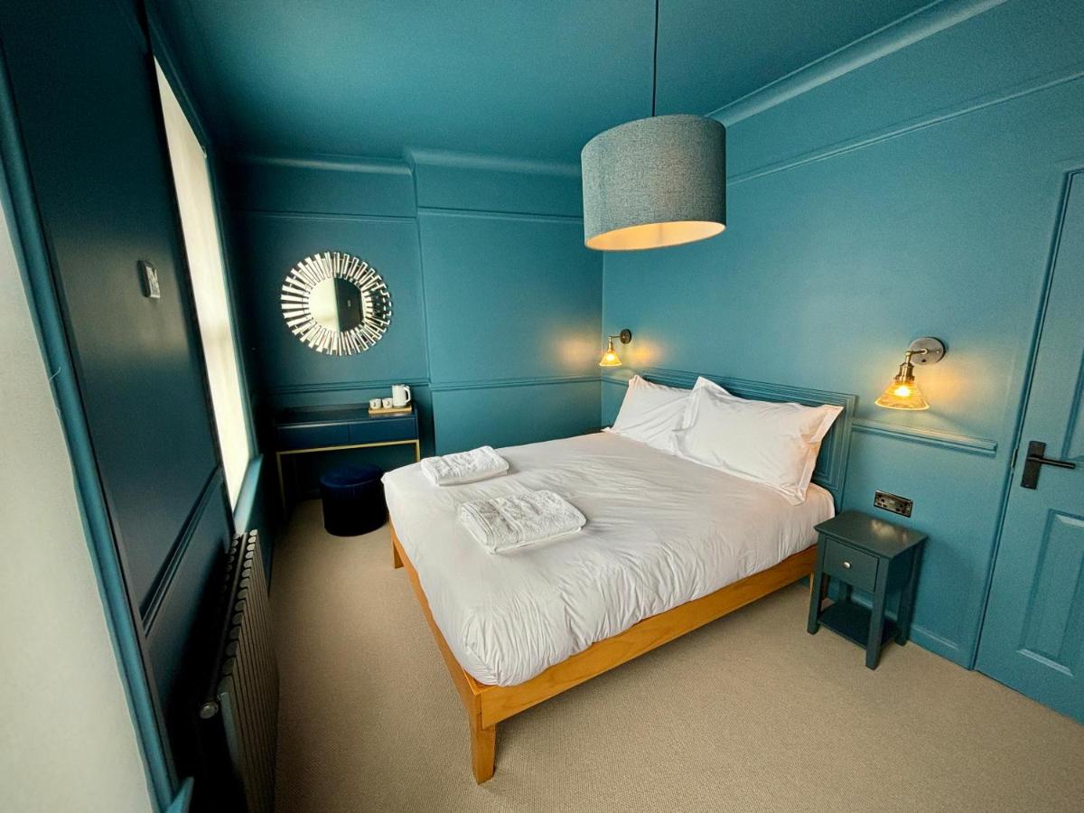 ROOMS AT THE QUAYSIDE - stylish en-suite rooms on Poole Quay all fully refurbed - Housity