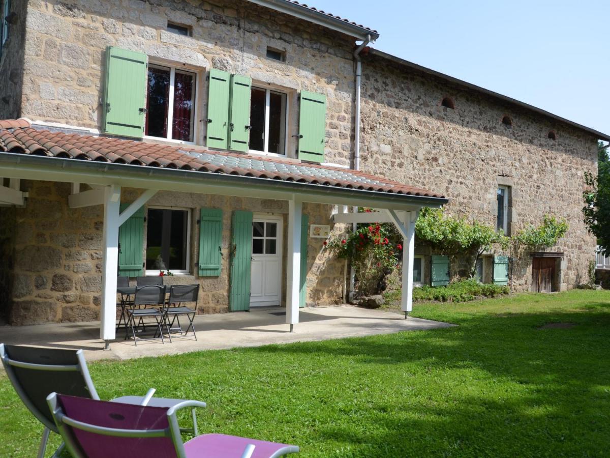 Ancienne ferme rénovée, cadre paisible, proche Lyon et St-Étienne, idéale famille et télétravail - FR-1-582-328 - Housity