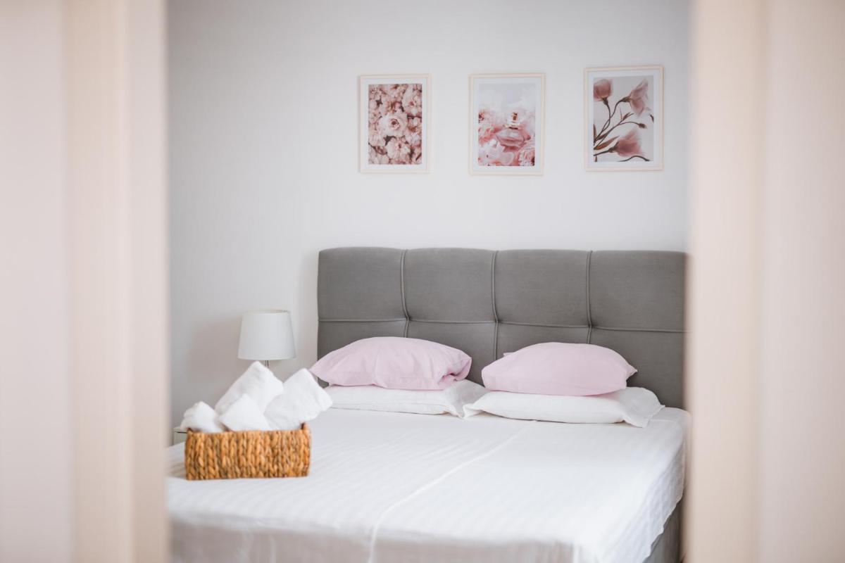 Korkyra Harbour Rooms - Housity