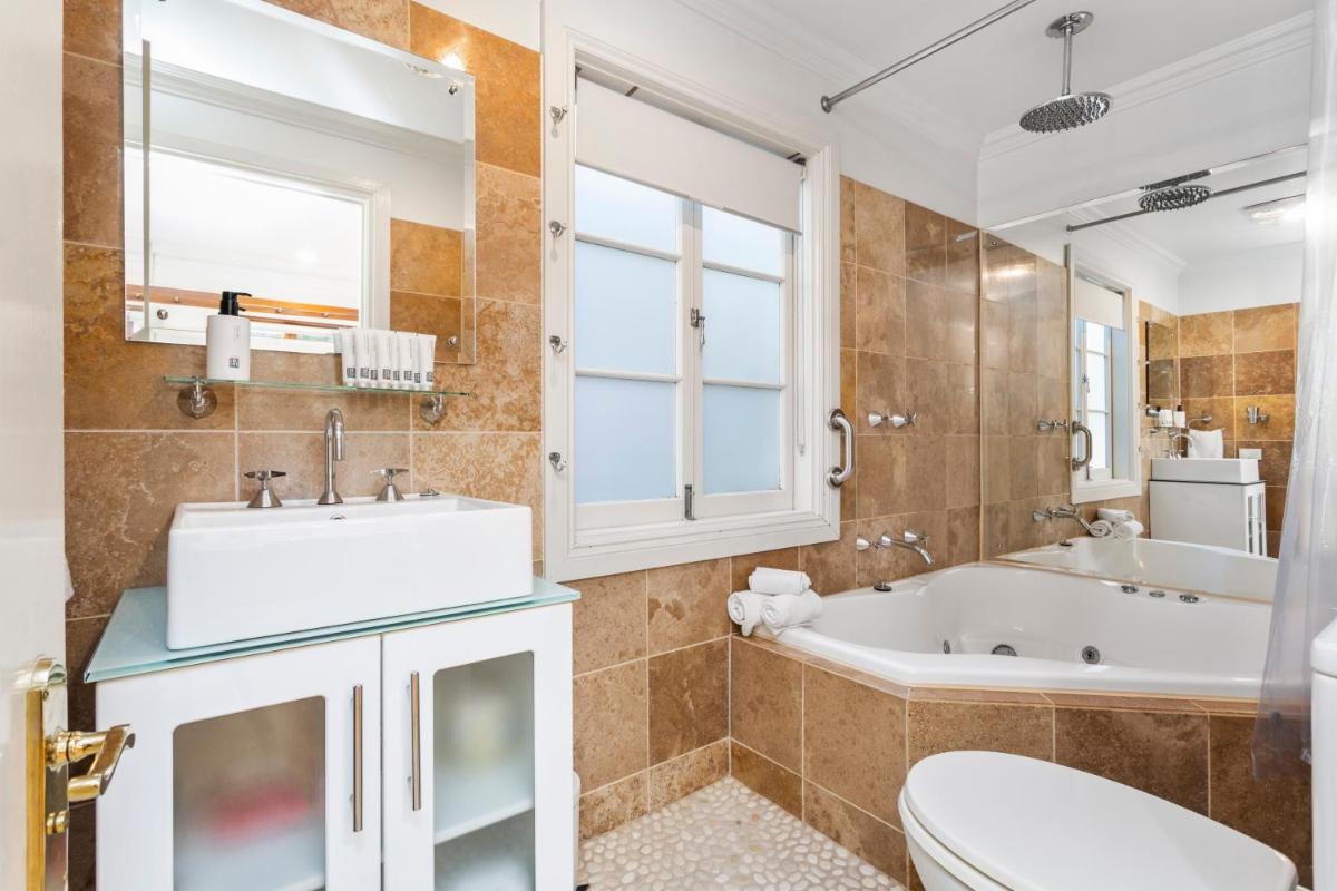 Aldgate Creek Cottage Bed and Breakfast - Housity