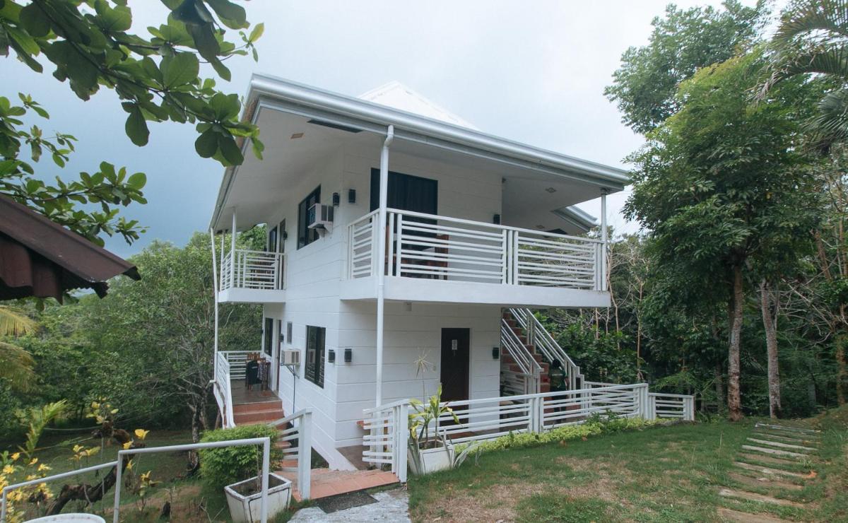RedDoorz @ Marceily Point Resort Guimaras - Housity