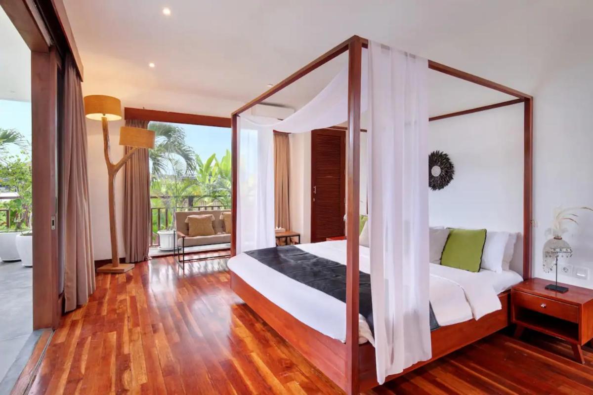 You think you know Canggu - Think again! Stunning LARGE LUXXE 7bed Villa - Housity