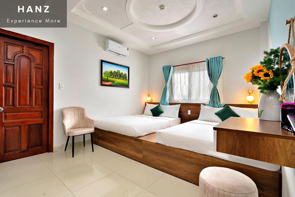HANZ 137 Vivianne Hotel De Tham - Housity