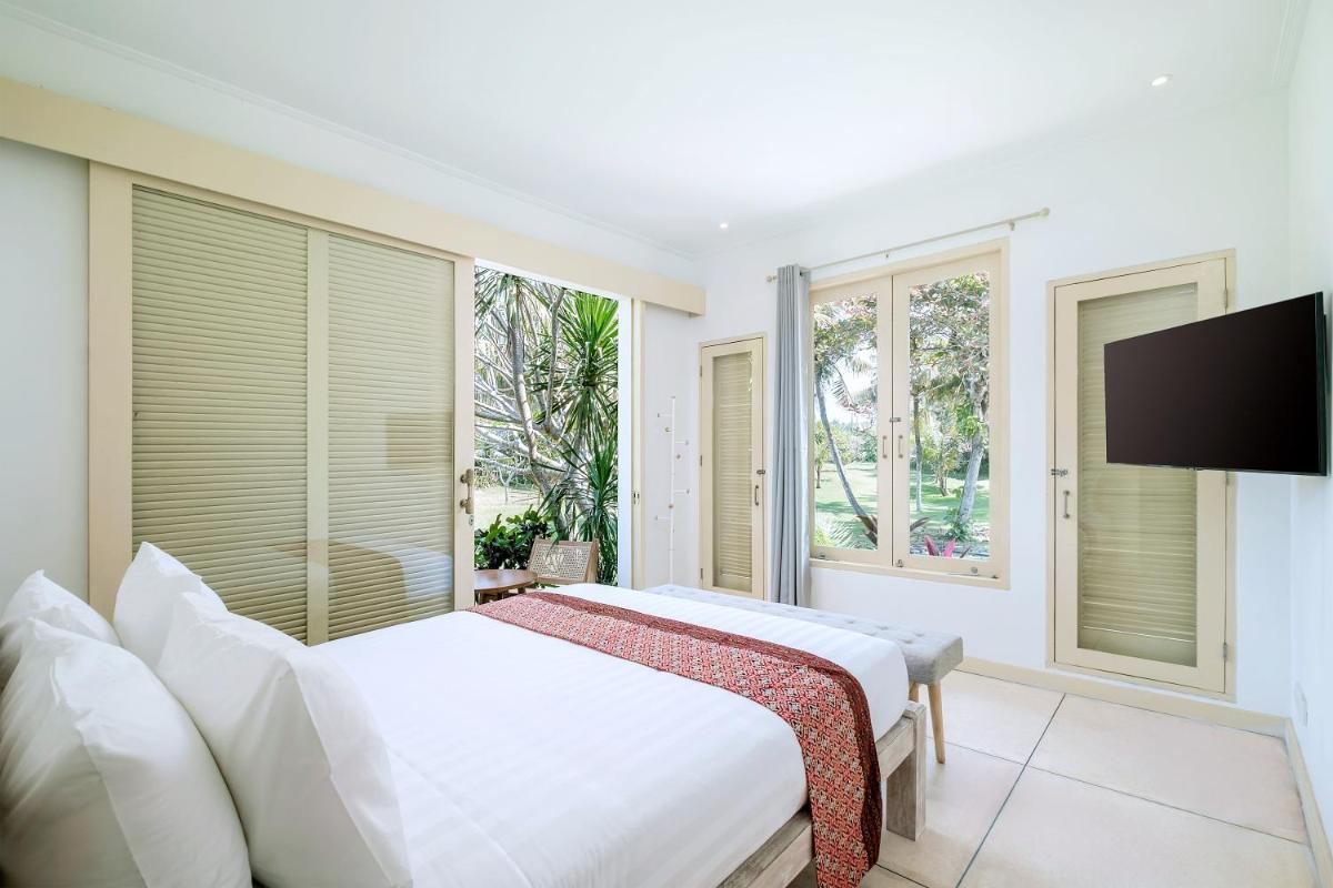 Beachside Villa Kelecung - Housity