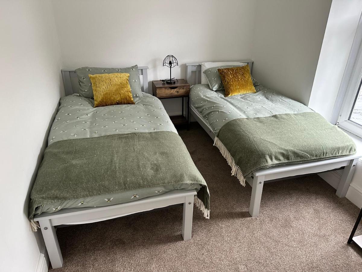 Stylish Miners Cottage, Treorchy, Rhondda - Housity