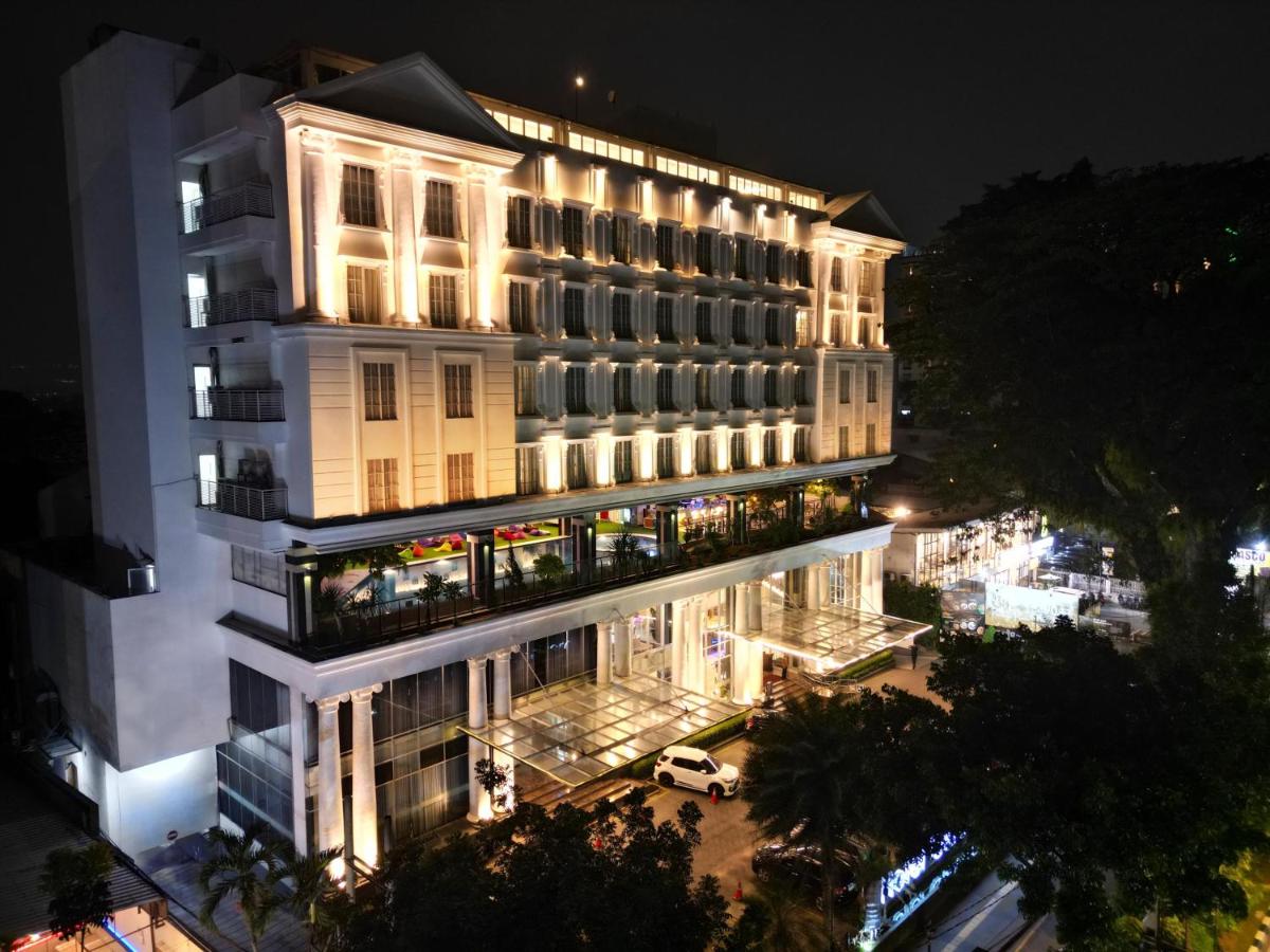 Grand Savero Hotel Bogor - Hizvo