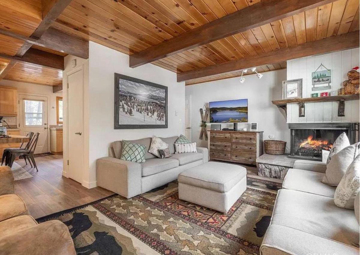MOONRIDGE BUNGALOW - Close to Lake and Slopes - Housity