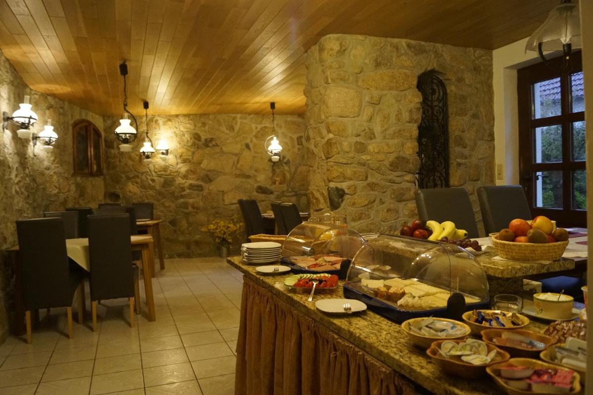 Hotel Pension Am Kurzentrum - Housity