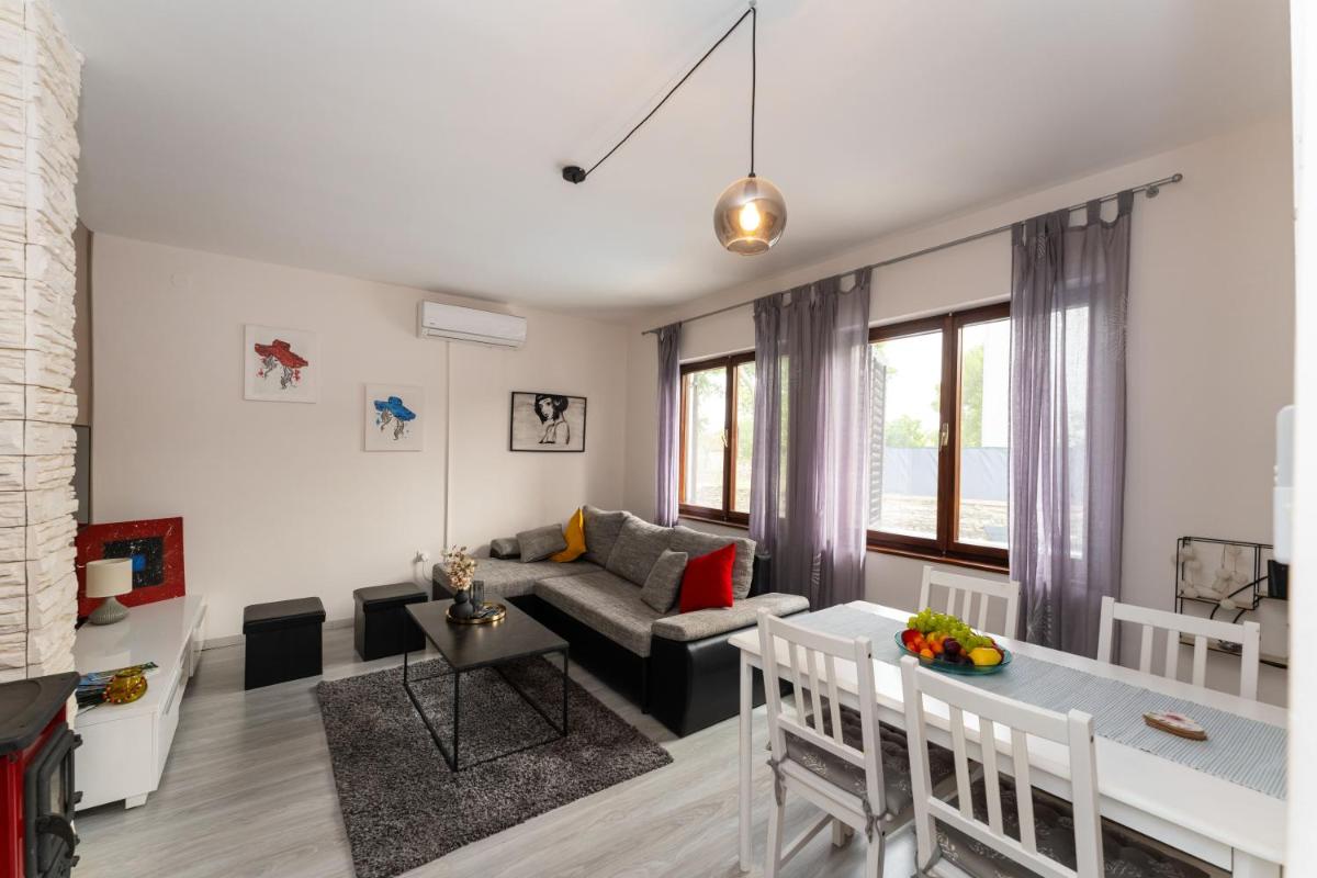 Ferienhaus Jadranka - Housity