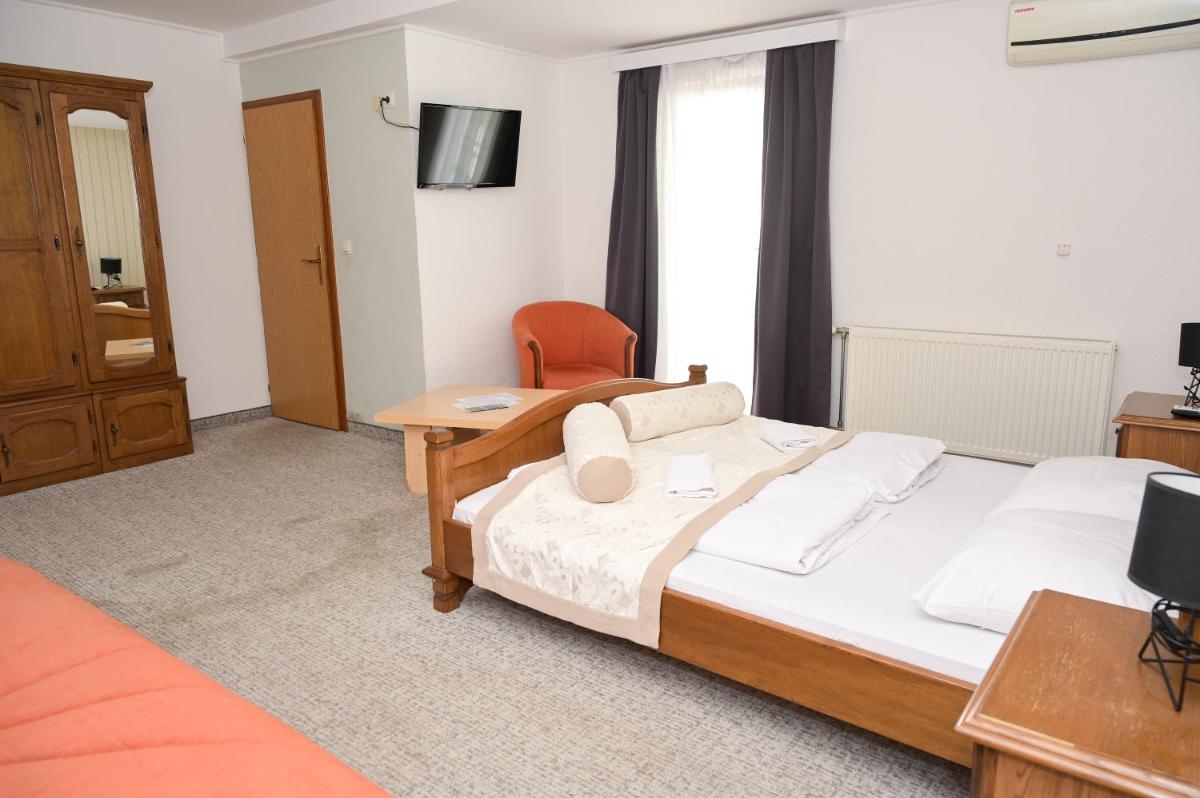 Motel Plaza - Housity