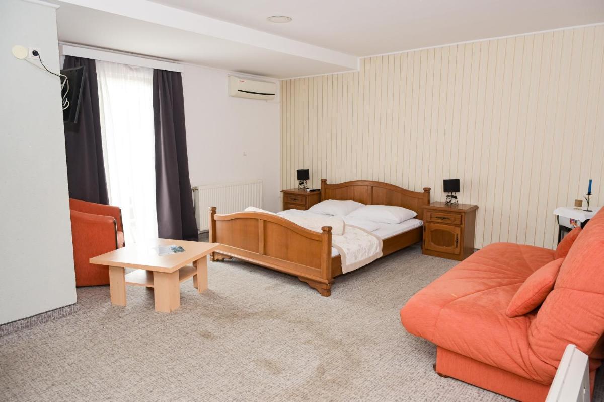 Motel Plaza - Housity