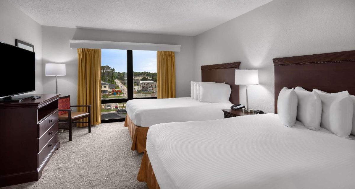 Best Western Ocean Sands Beach Resort - Housity