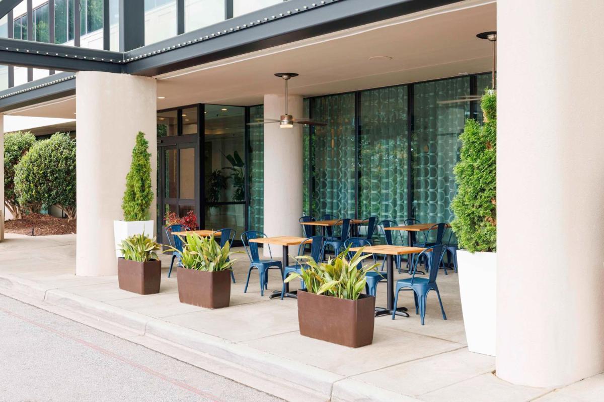 Hilton Greenville - Housity