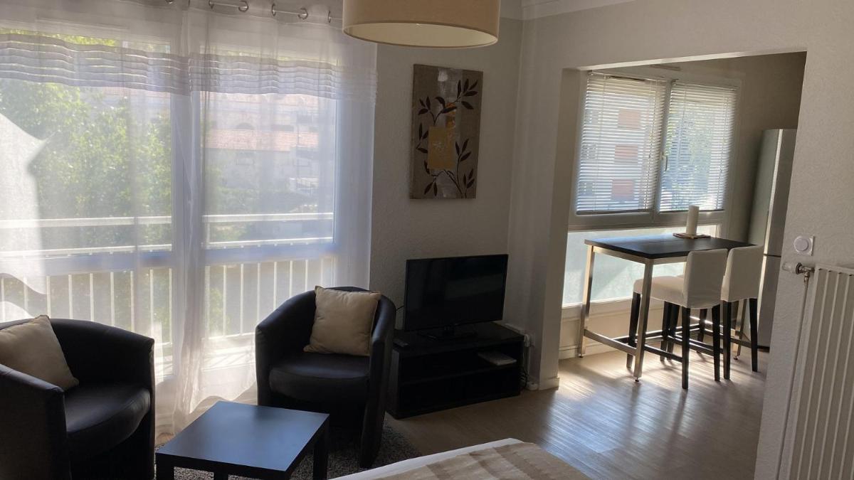 Appart' Hôtel Fauriel Saint Etienne avec parking - Housity