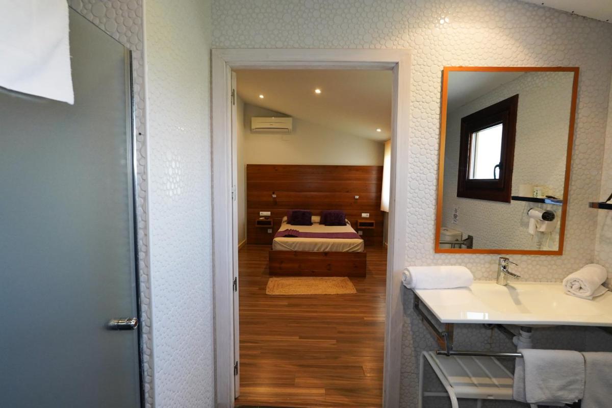 Hotel Mas Prades - Housity