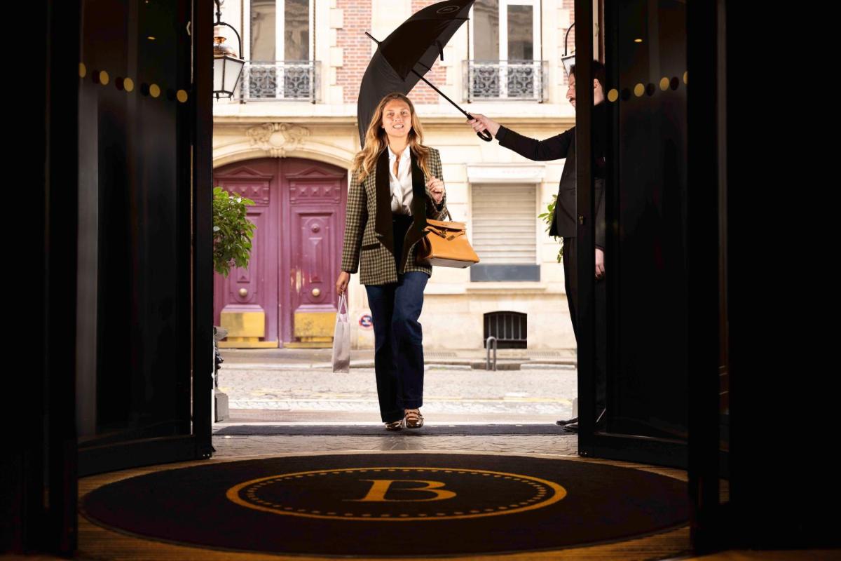 Clients de l'établissement Le Belmont Paris