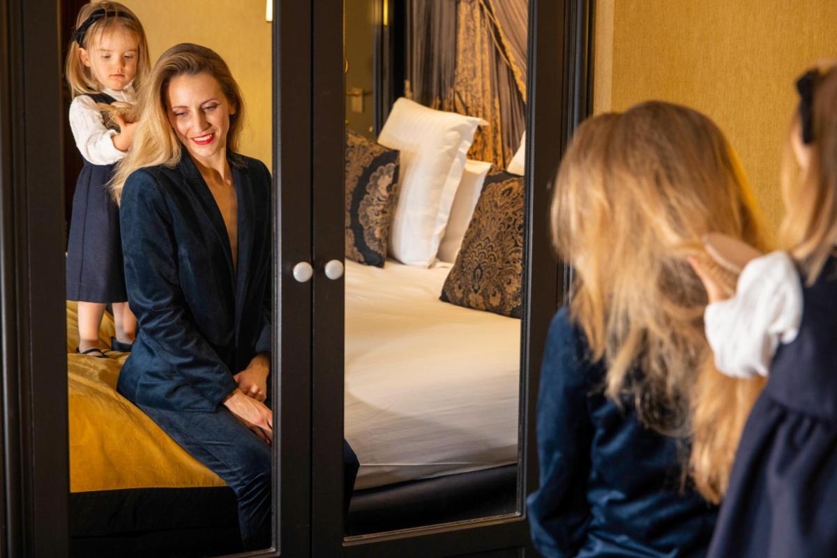 Clients de l'établissement Le Belmont Paris