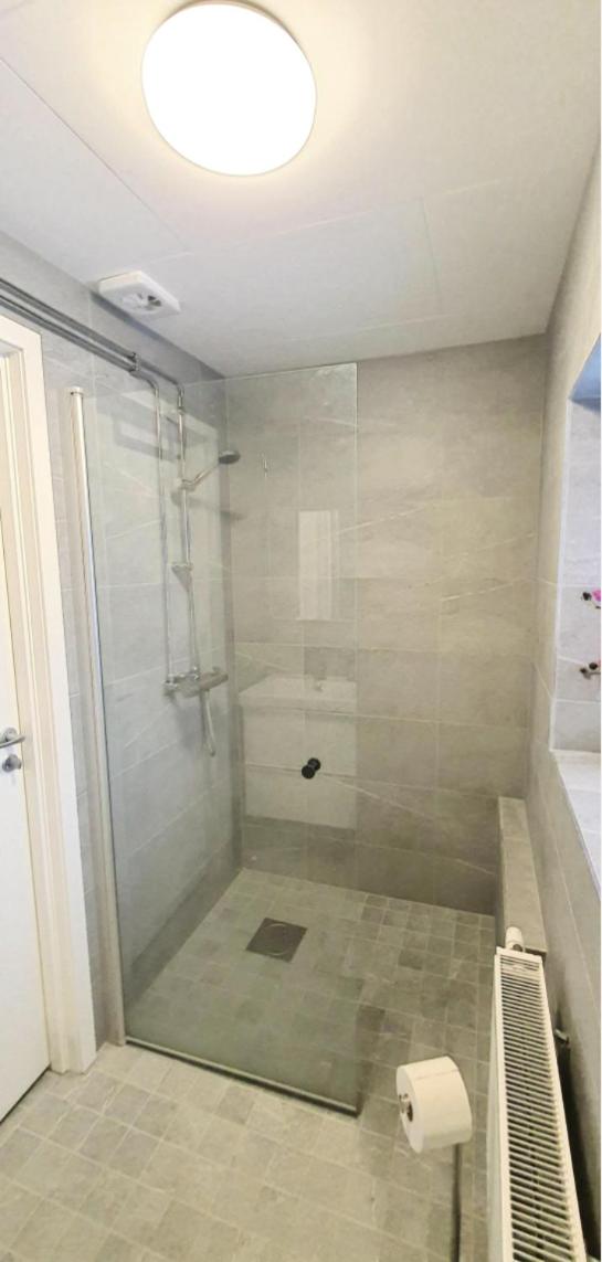 Private Room with No Windows in Shared House-5 - Housity