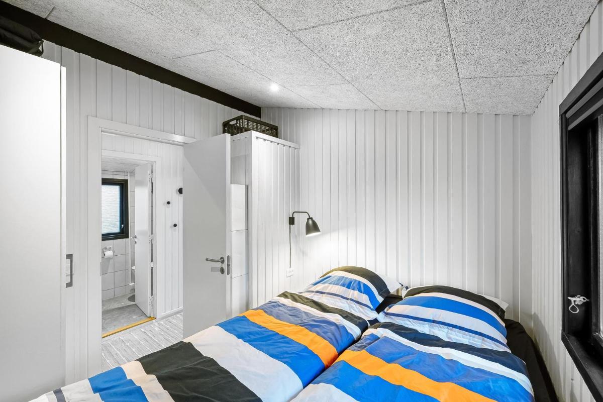 Lovely Holiday Home 400 Meters From North Sea - Housity