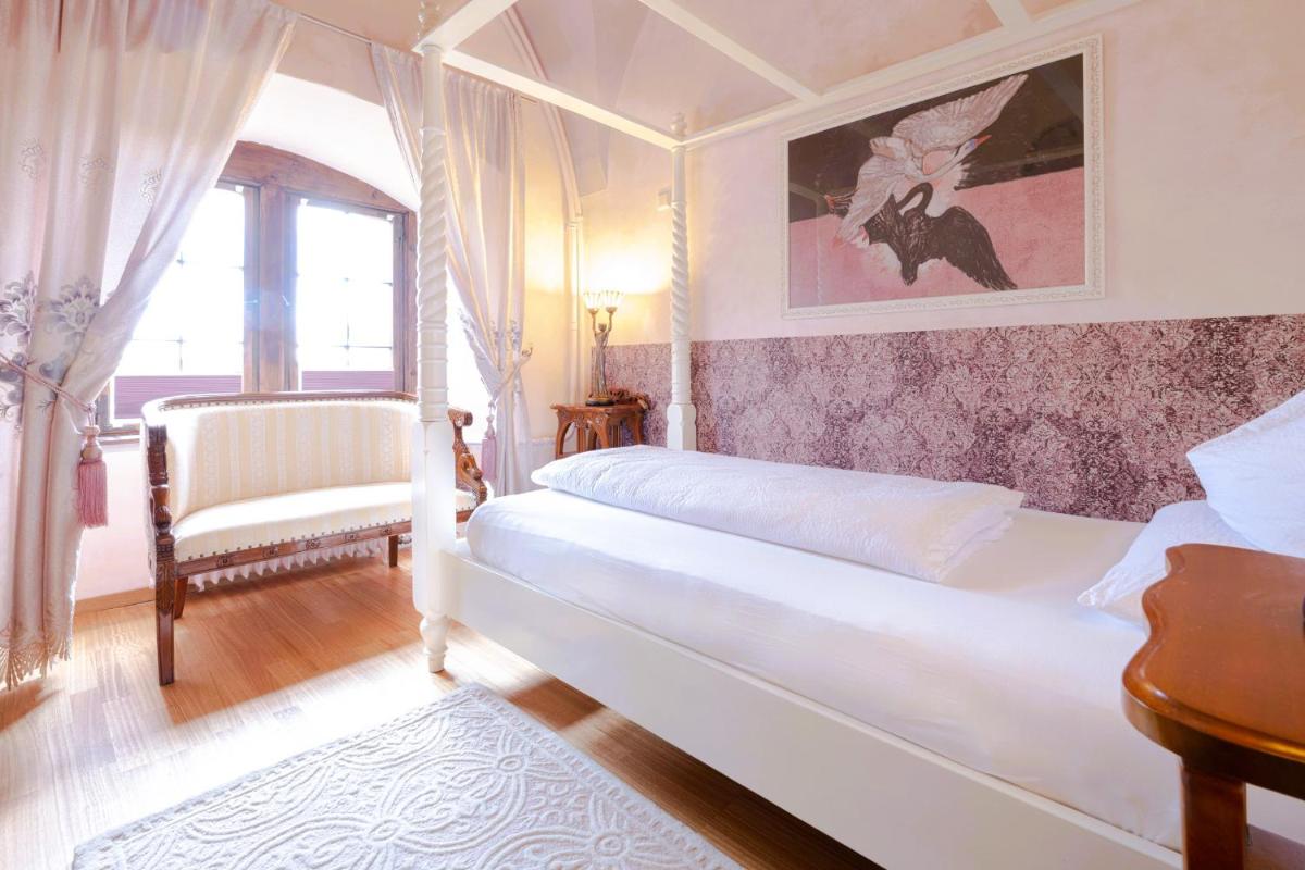 Hotel & Tagungszentrum Schloss Hohenfels - Housity