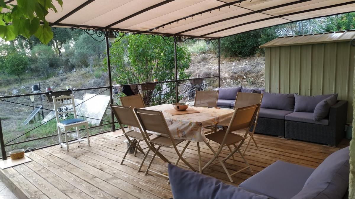 La pinède de Manon Chambre et table d'hôtes - Housity