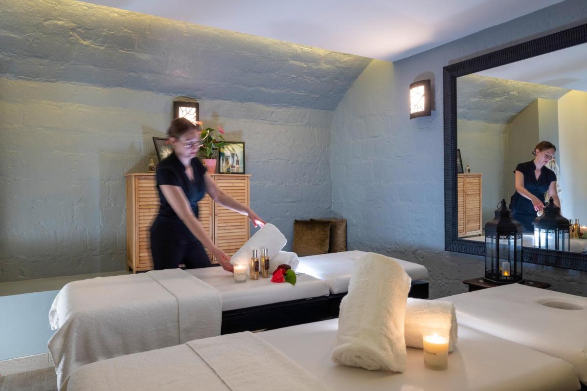 Clients de l'établissement Le Belmont Paris