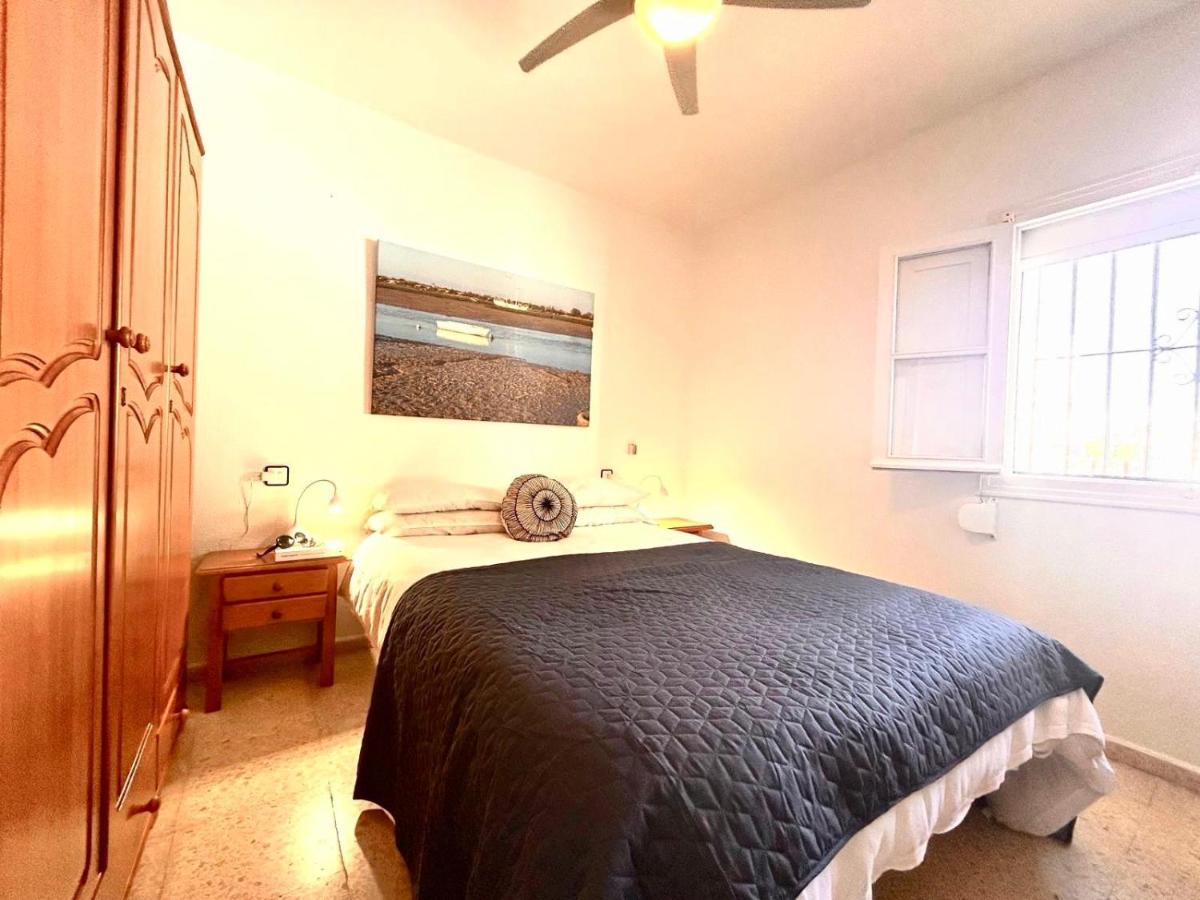 Duplex Las Torres La Barrosa 4 Bedrooms By Chiclana Dreams - A 750 m de la playa - Housity