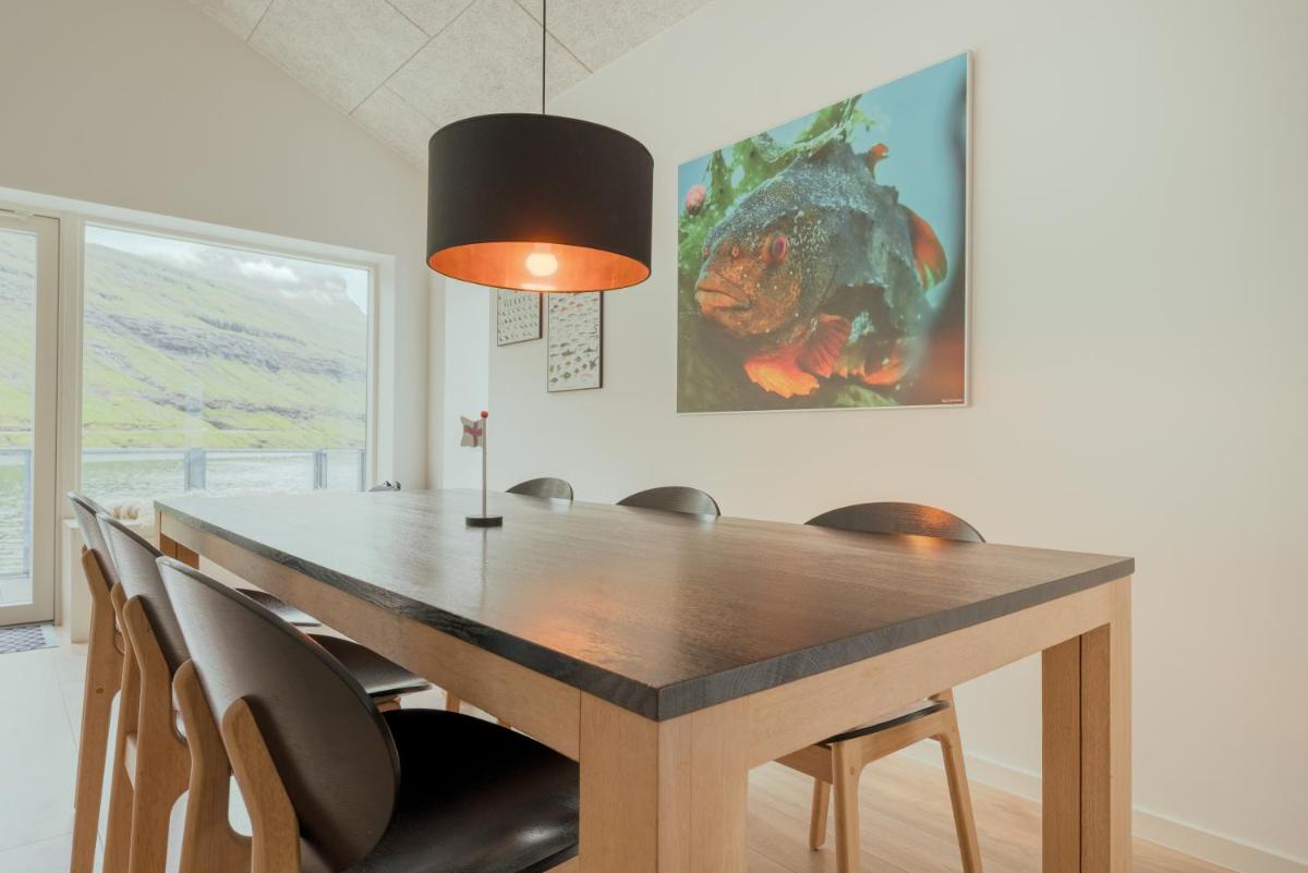 A pearl in a forgotten fjord - Luxury Boathouse - Housity