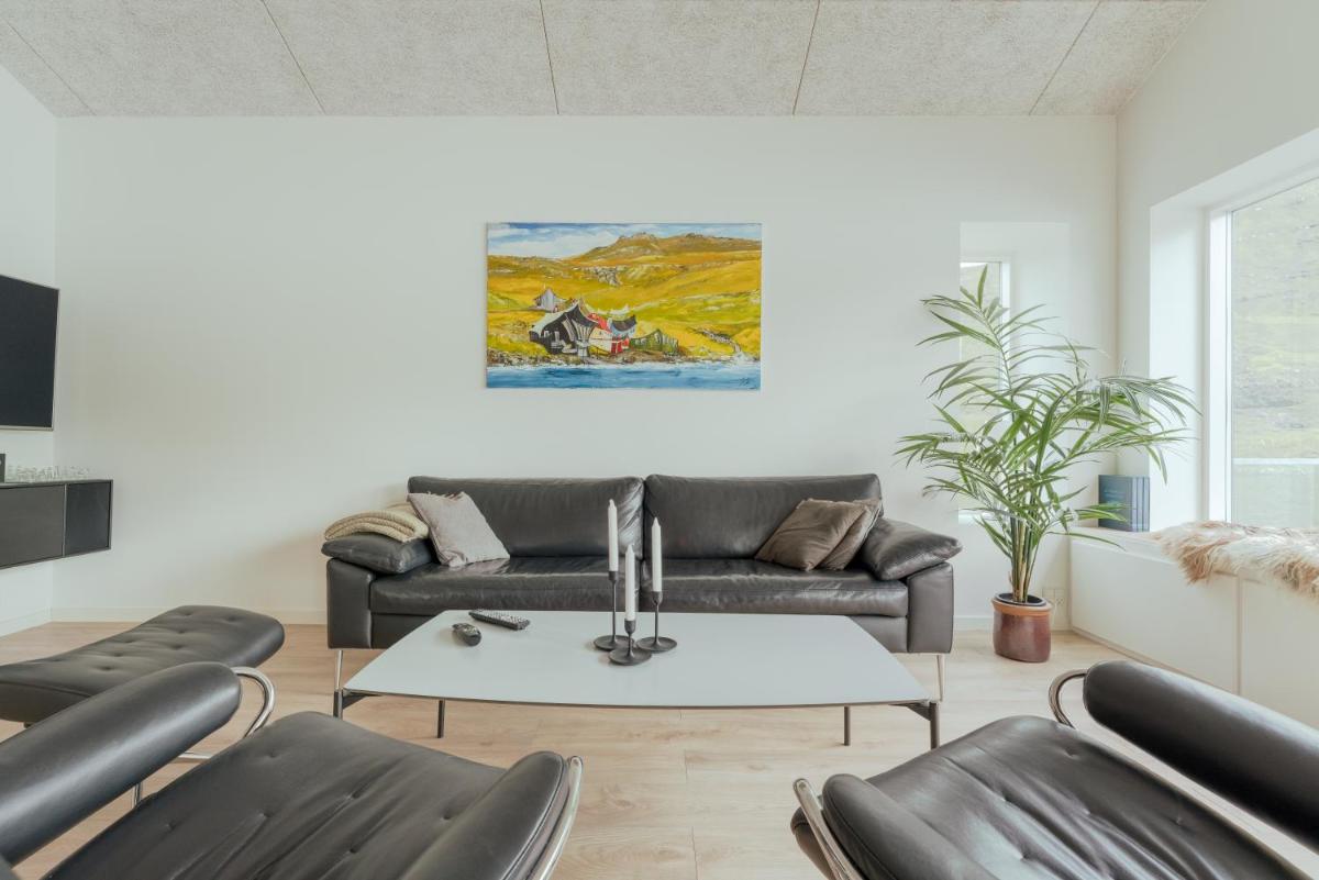 A pearl in a forgotten fjord - Luxury Boathouse - Housity