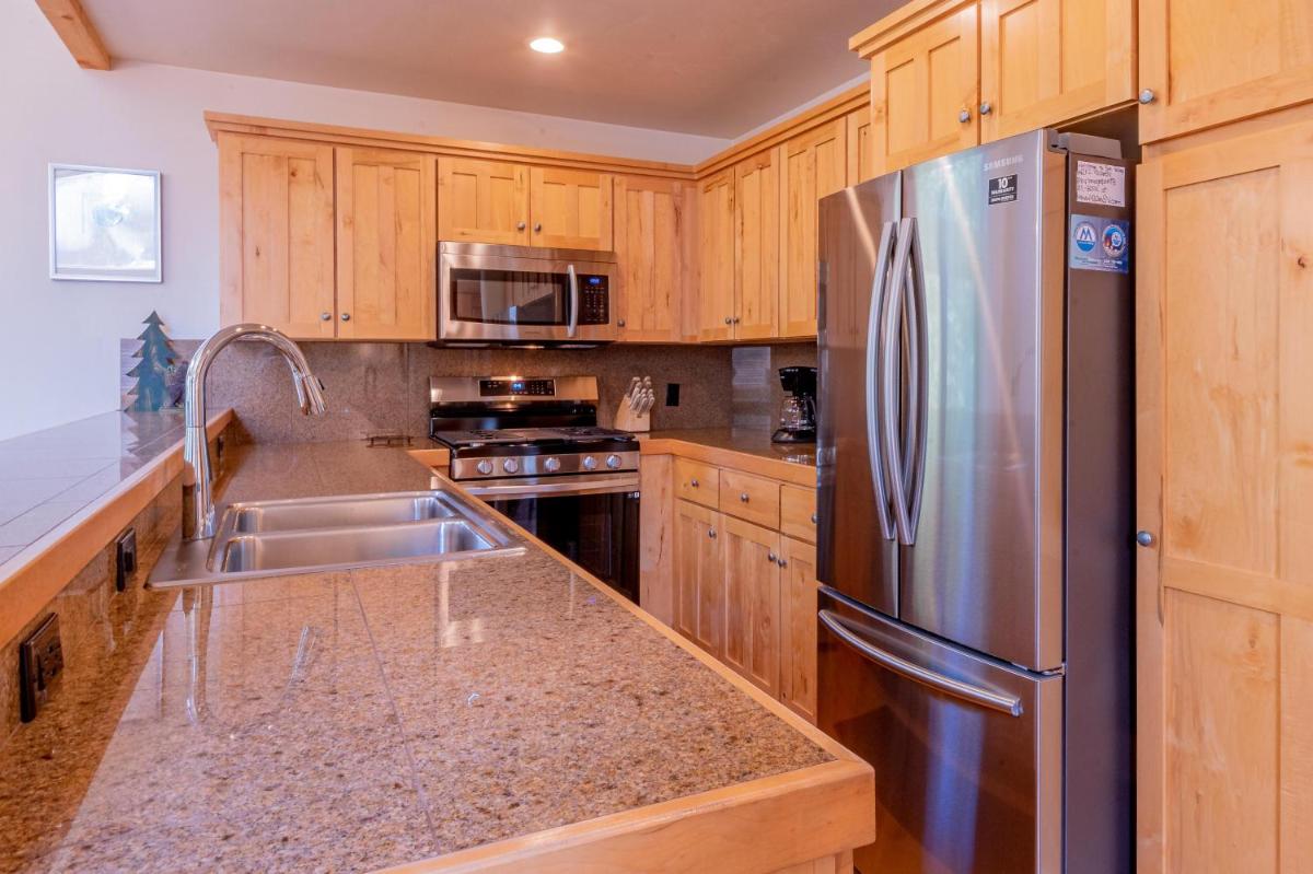 Bridgepoint Condo 08 - Housity