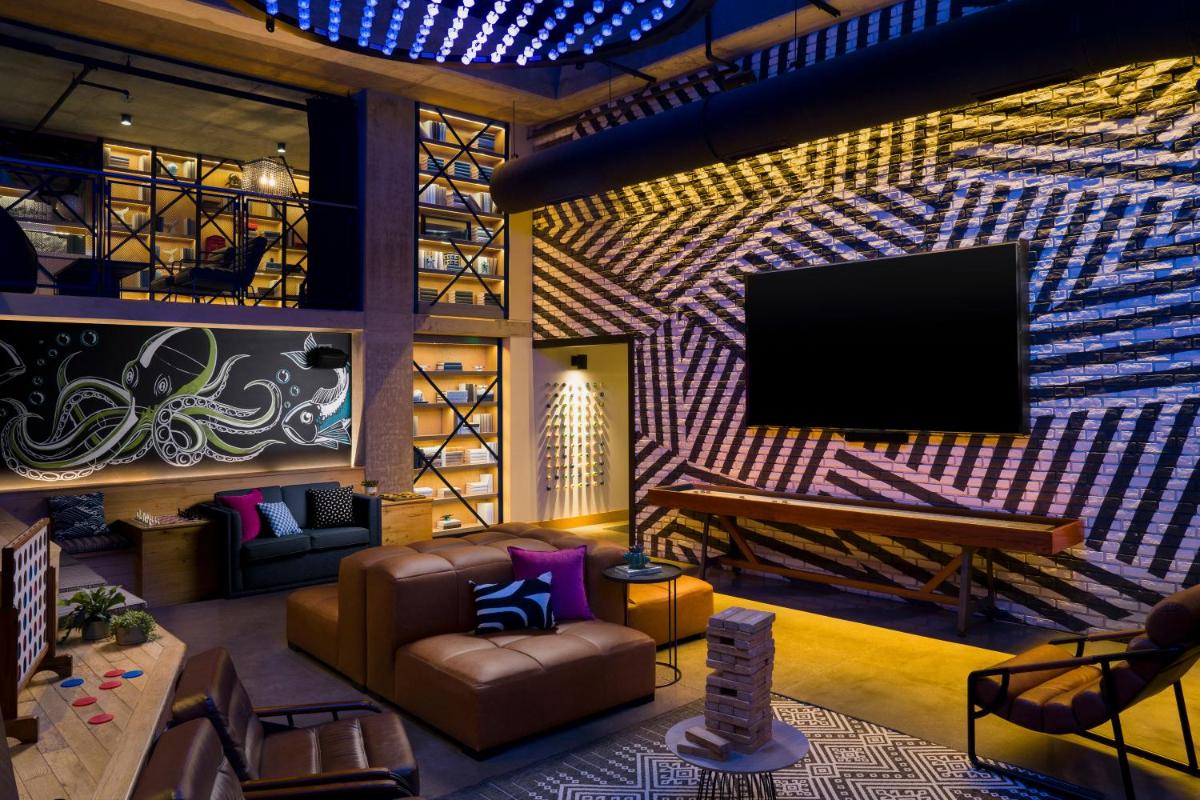 Moxy San Diego Gaslamp Quarter - Housity