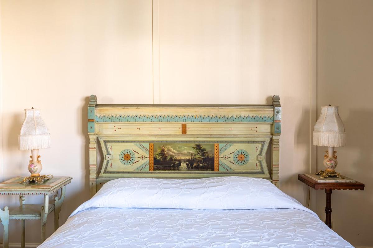 Martine Inn - Housity