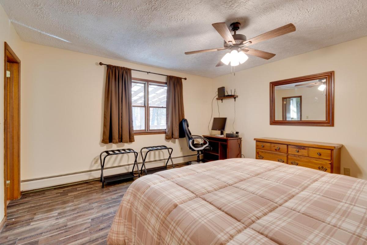 Peaceful Horseheads Hideaway with Deck and Yard! - Housity
