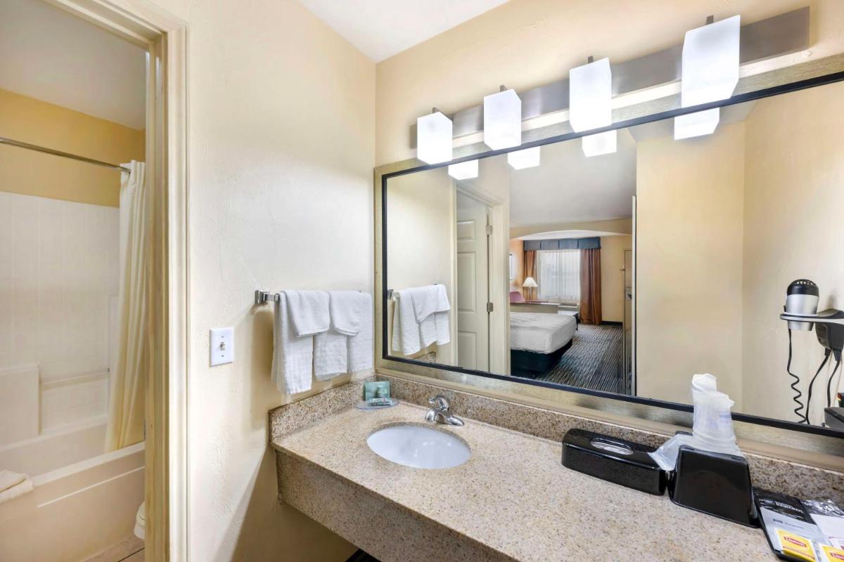 Best Western Snyder Inn - Housity
