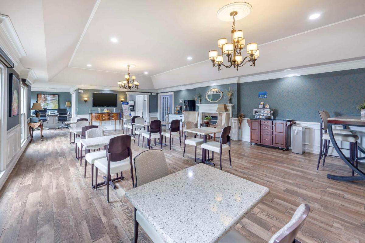 Best Western Spring Hill Inn & Suites - Housity