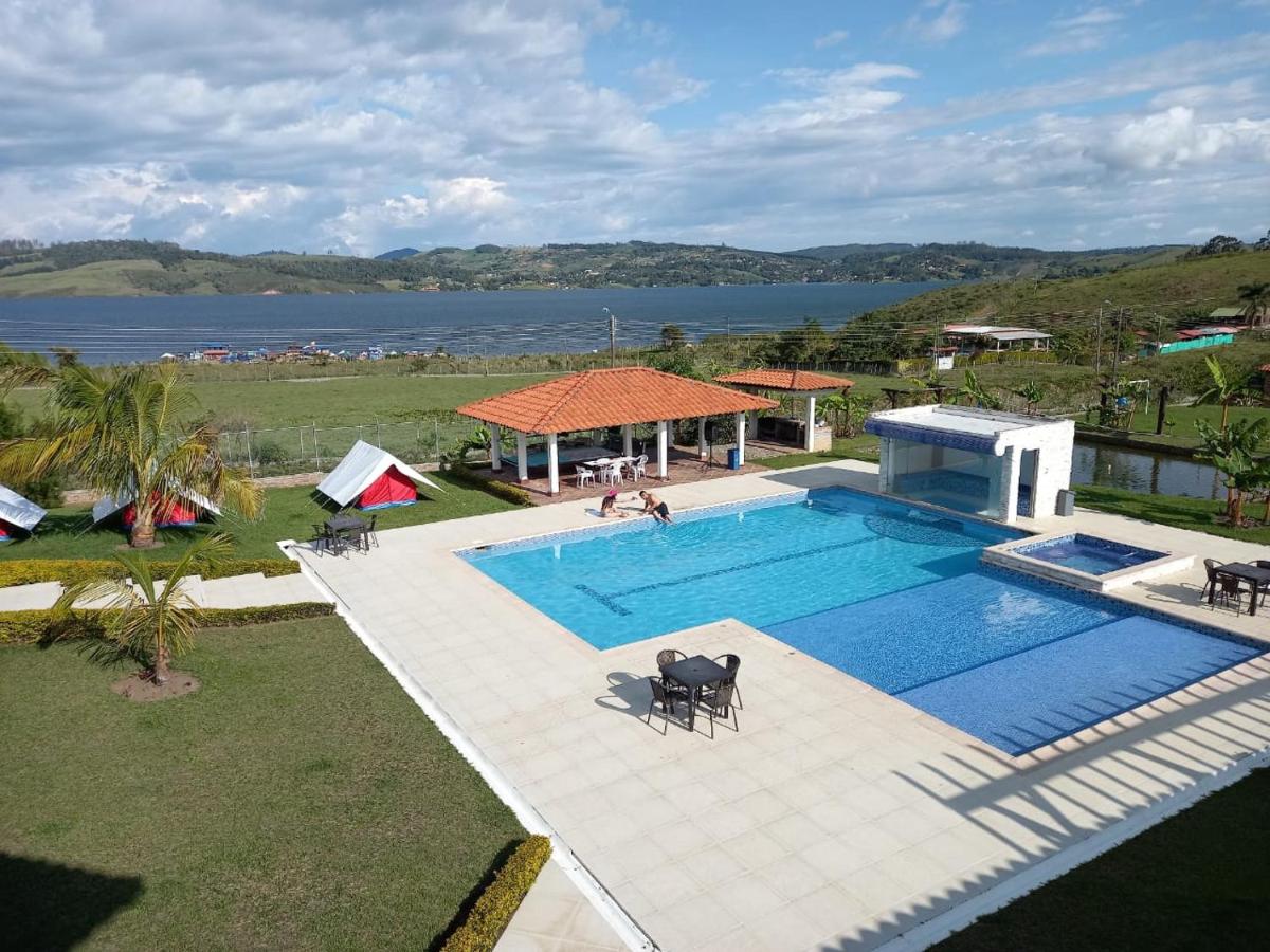 Lake House Calima II - Housity