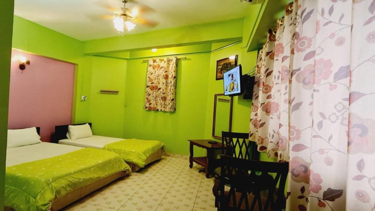 Royal Land Mae Klong Hotel - Housity