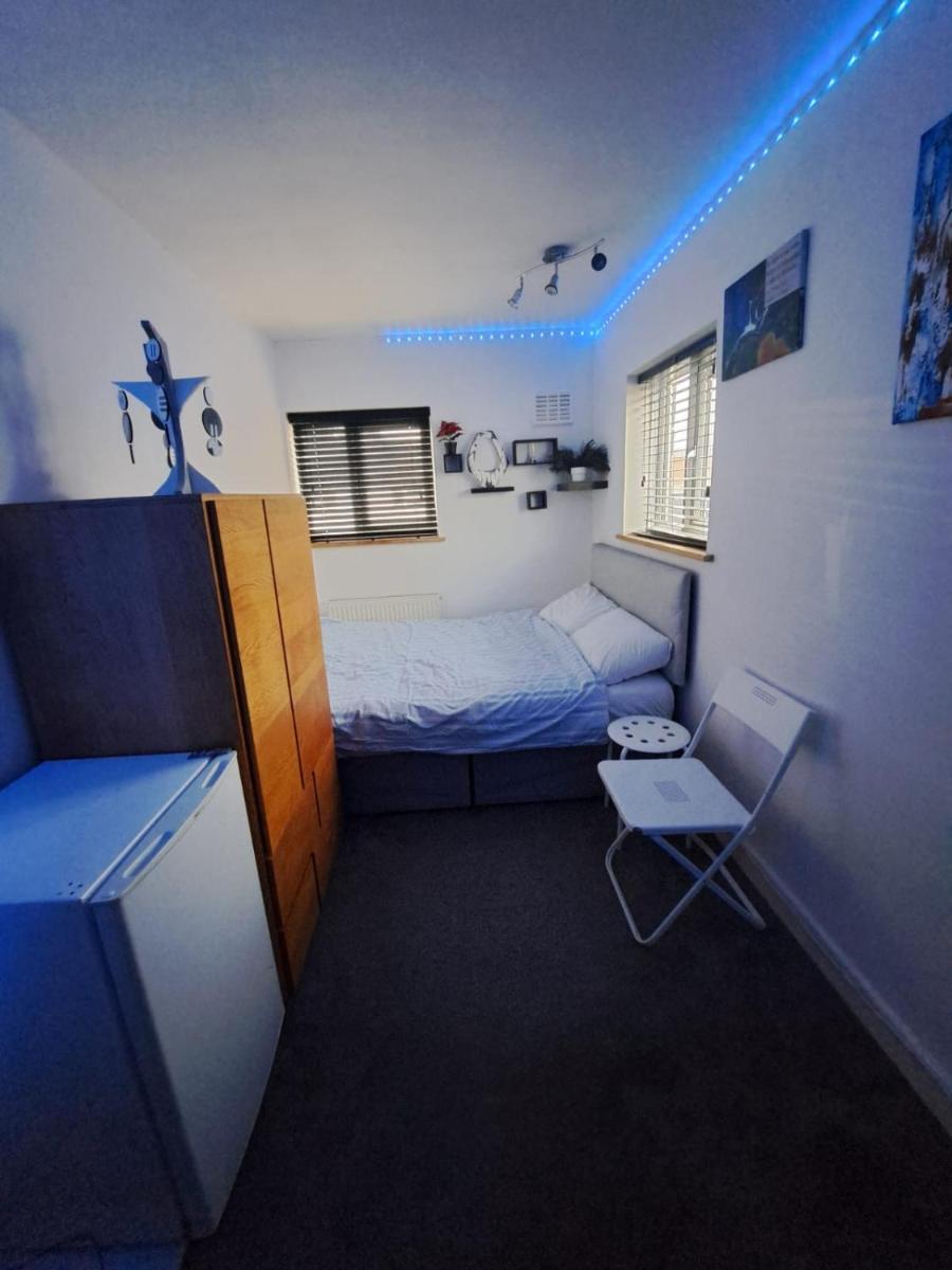 Tilbury Home For short letting - Housity