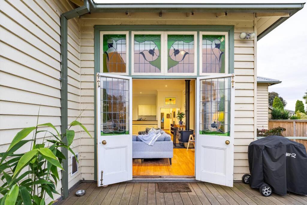 Montreux On High Country Feel Just 5 minutes from Geelong CBD - Housity