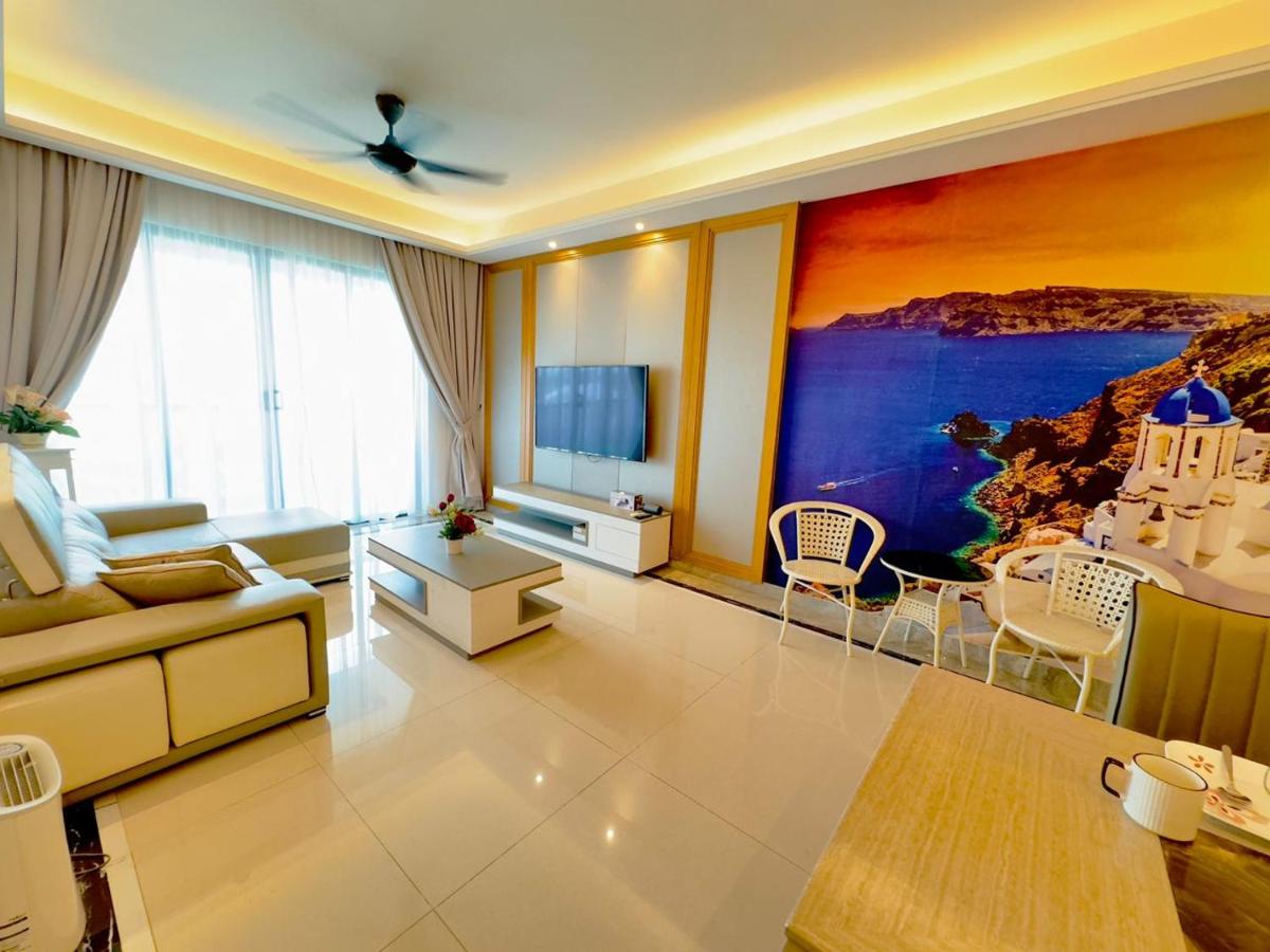 Suitetrails - JB City CIQ-R&F Shopping Mall Apartment