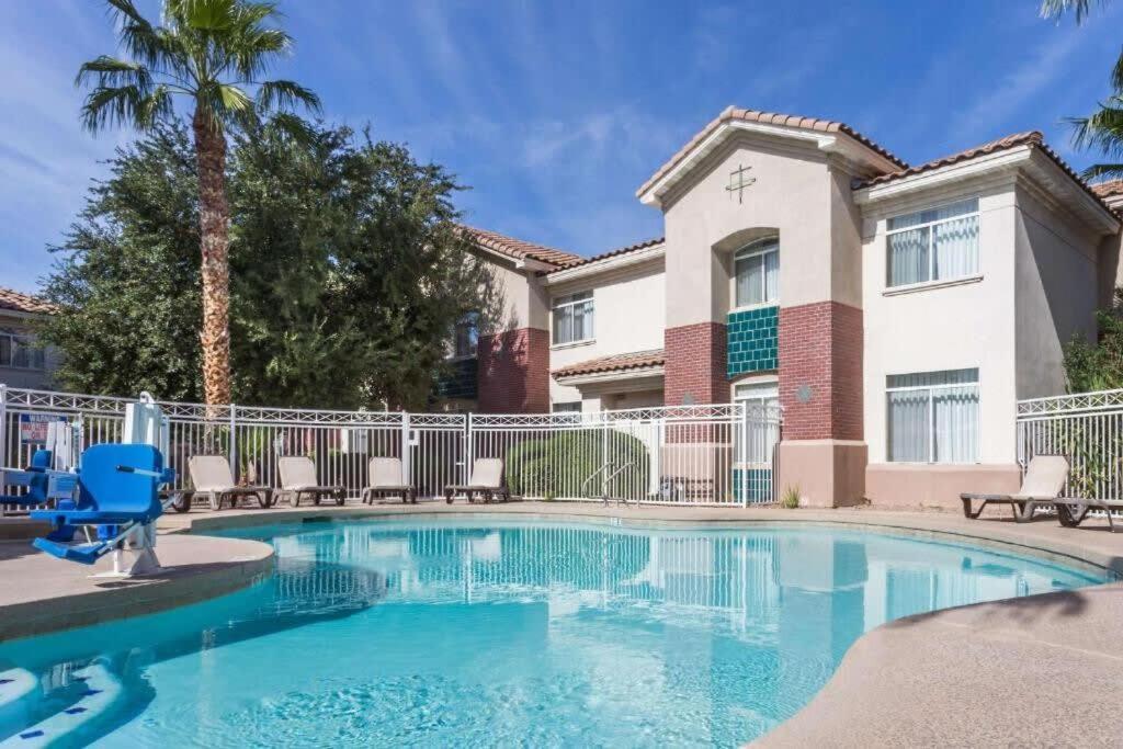 Chandler 2 bd 1 ba apartment Lux2 - Housity