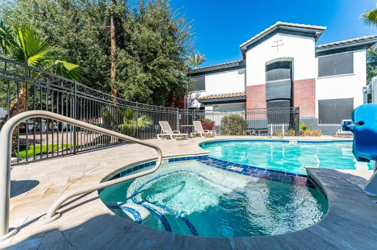 Chandler 2 bd 1 ba apartment Lux2 - Housity