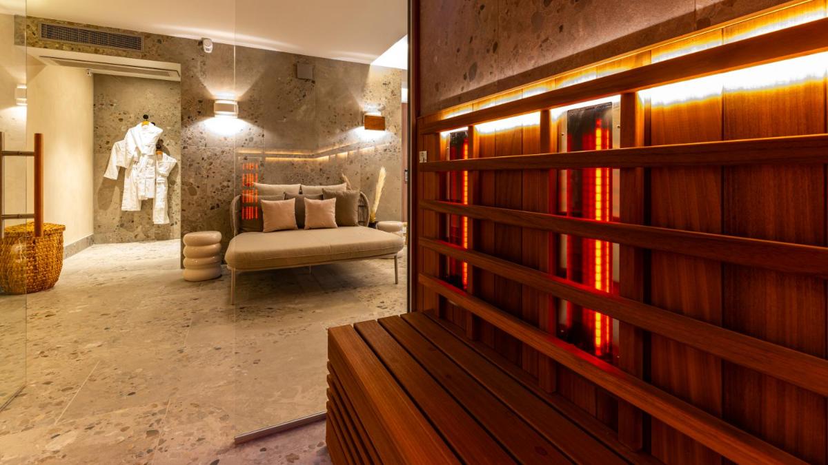 Coin salon dans l'établissement Continental Hotel