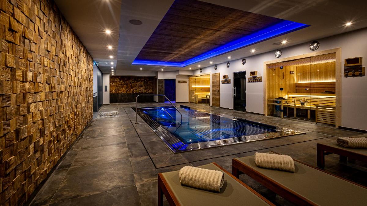 Piscine de l'établissement Hôtel SPA du Lac de Madine - Maison DRAPIER ou située à proximité