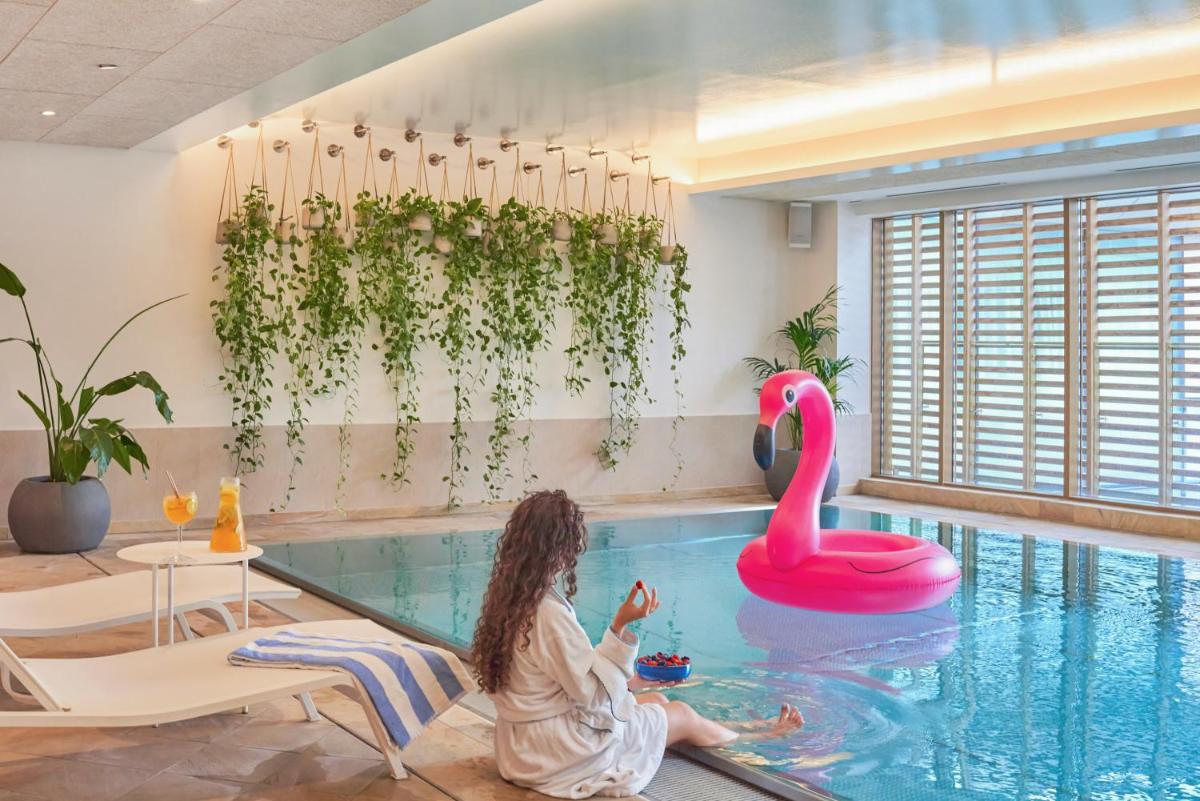 Piscine de l'établissement Pullman Paris Centre - Bercy ou située à proximité