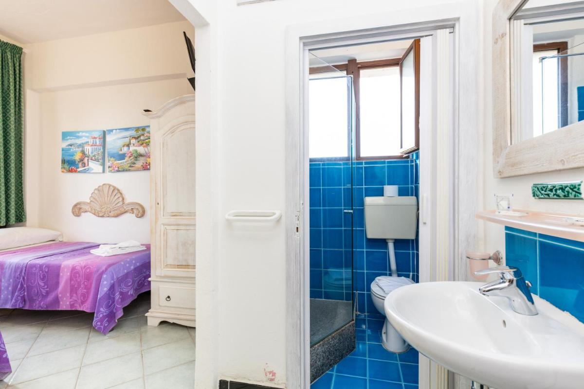 Helios Hotel - Housity