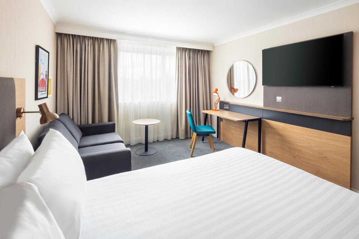 Holiday Inn London - Gatwick Airport, an IHG Hotel - Housity